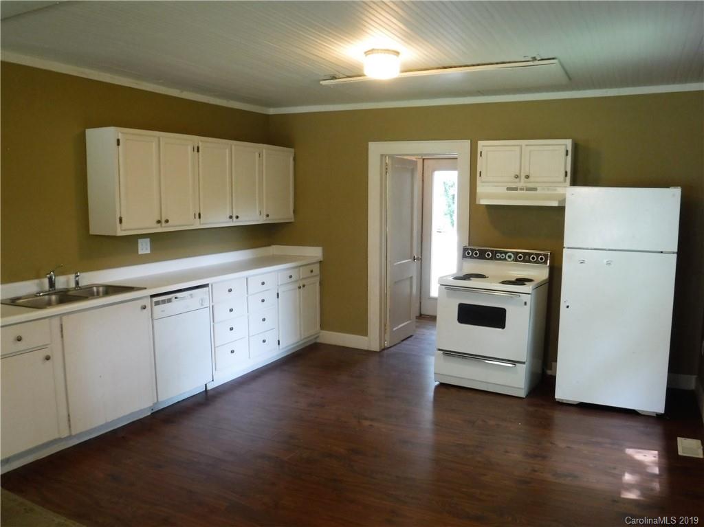 169 Common Wealth Court Rutherfordton, NC 28139 - Photo 8 of 37