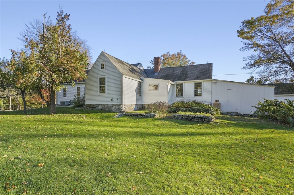 216 Brookfield Road Charlton, MA 01507 - Photo 9 of 42