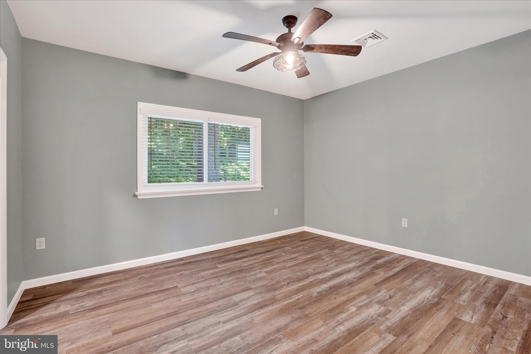 1542 Bonbar Road York, PA 17403 - Photo 19 of 33