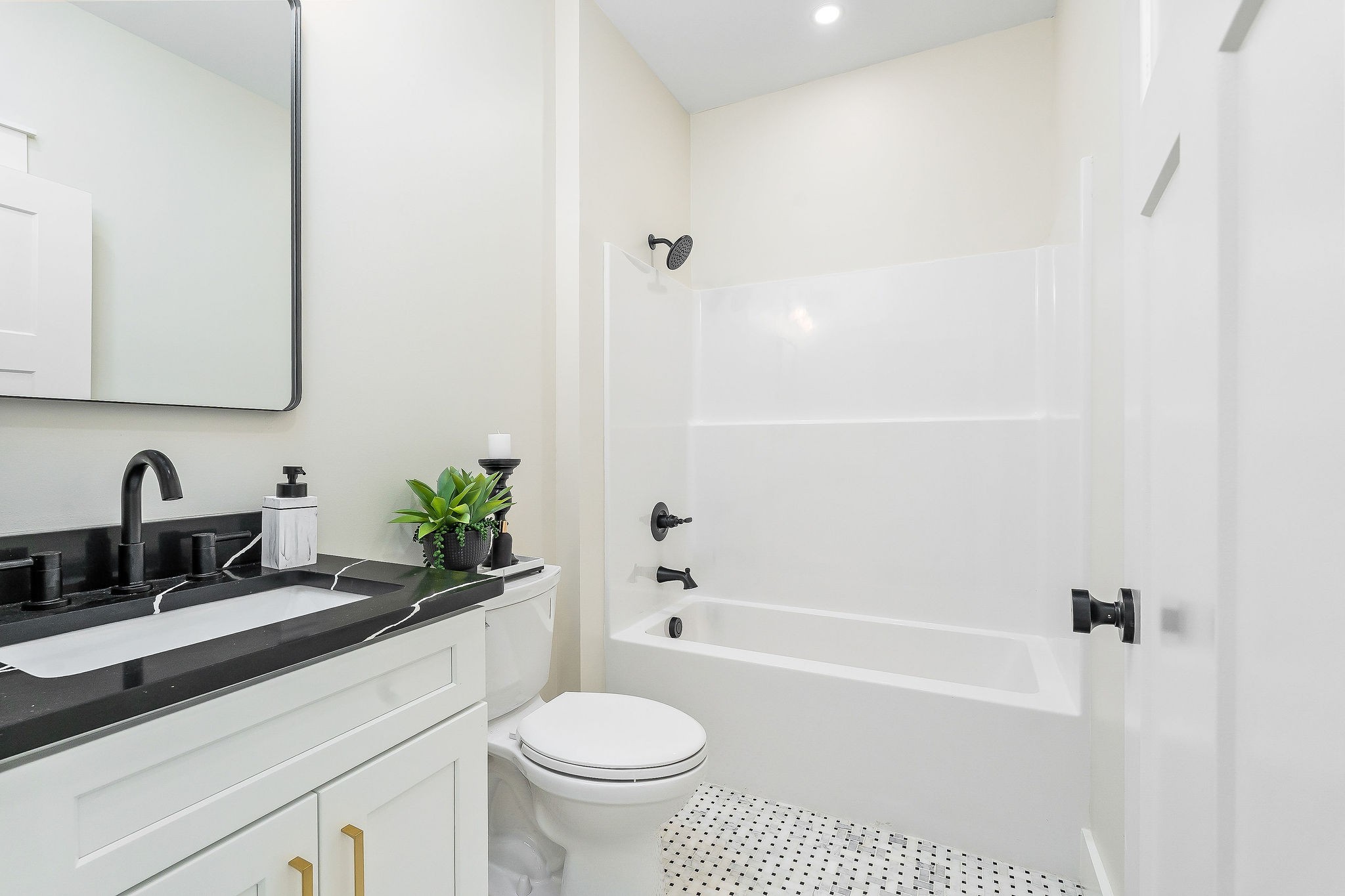 217 Oaklawn Cemetery Road Sparta, TN 38583 - Photo 36 of 42 a bathroom with a sink a toilet and shower