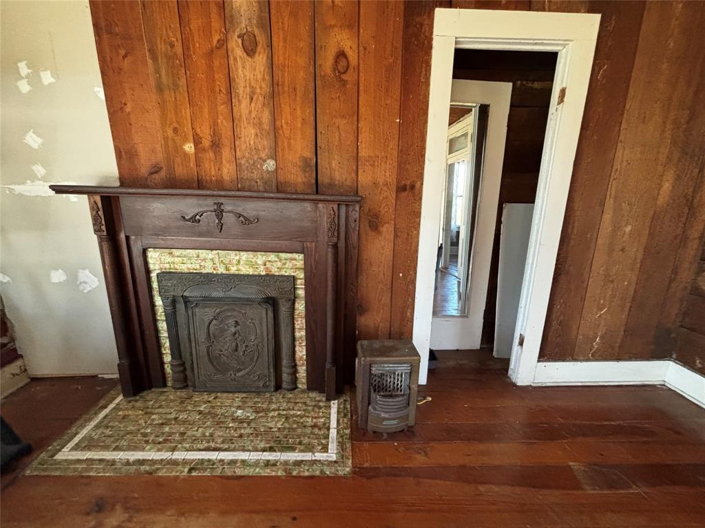 725 West 10th Street Bonham, TX 75418 - Photo 13 of 23 a view of a entryway door of the house