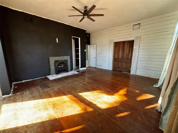 a view of a livingroom with a fireplace