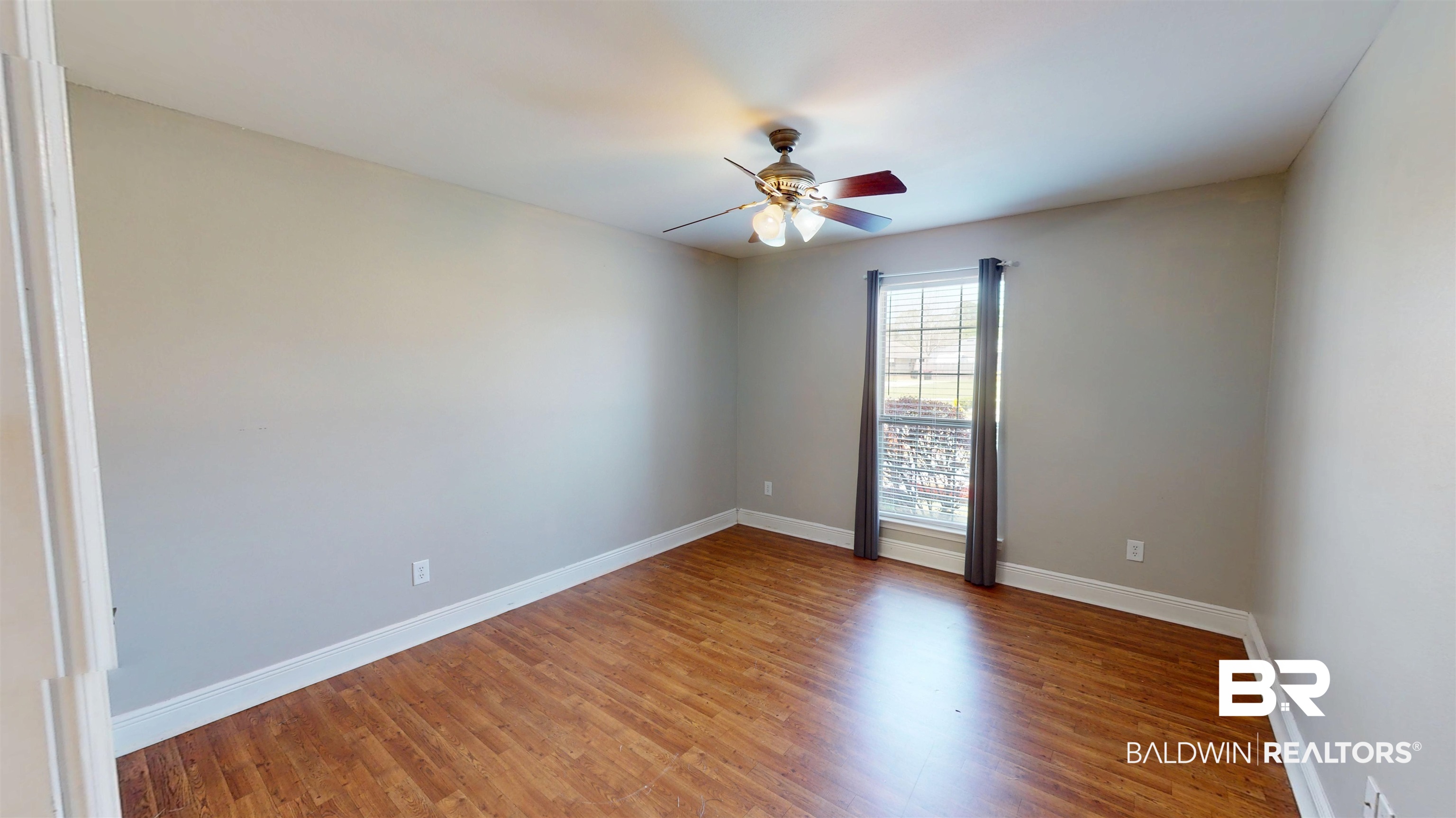 10753 Rigby Drive Mobile, AL 36695 - Photo 17 of 33 Spacious Guest Bedroom 2 with large double-sized closet.