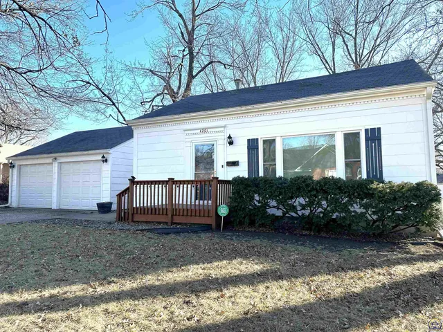 $210,000 | 4201 Southwest Stratford Road, Topeka, KS 66604