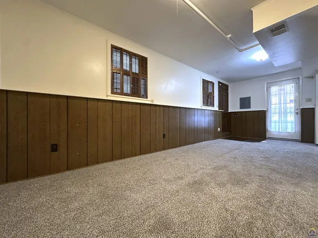 $210,000 | 4201 Southwest Stratford Road, Topeka, KS 66604