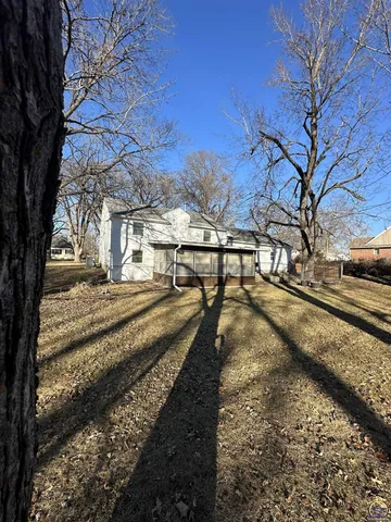 $210,000 | 4201 Southwest Stratford Road, Topeka, KS 66604