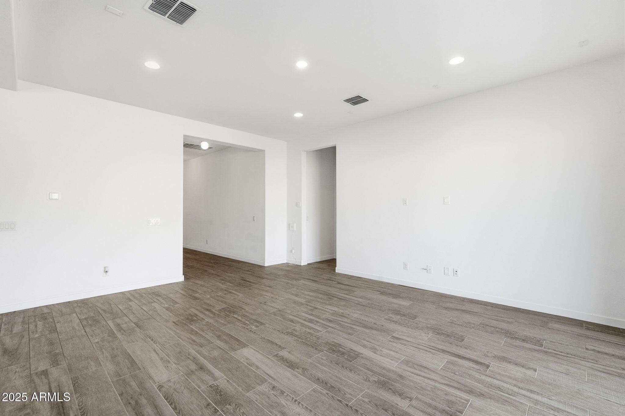 204 East Taurus Place Chandler, AZ 85249 - Photo 8 of 61 204 E TAURUS PL