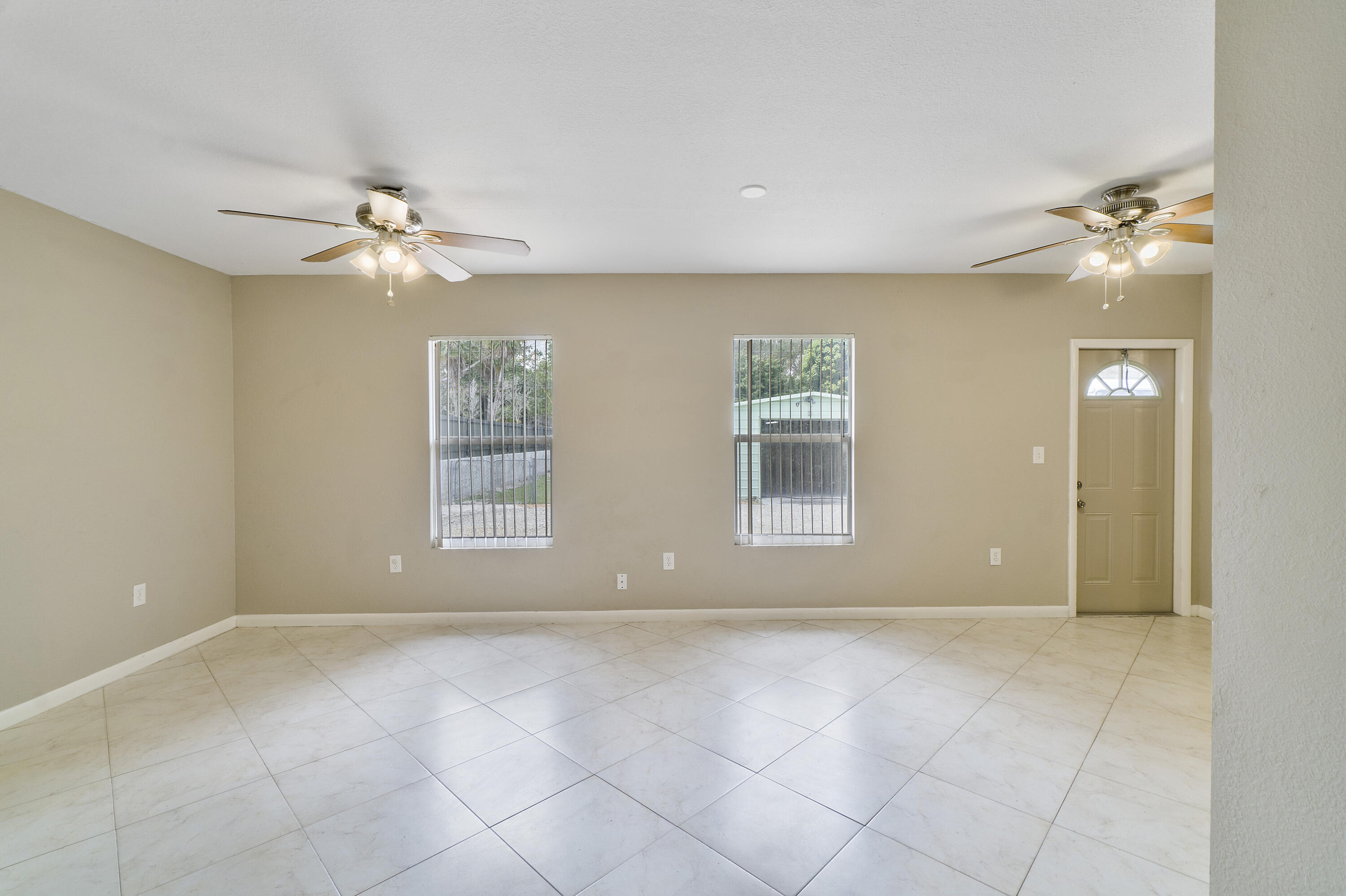 5199 1st Road Lake Worth, FL 33467 - Photo 27 of 35 Family Room