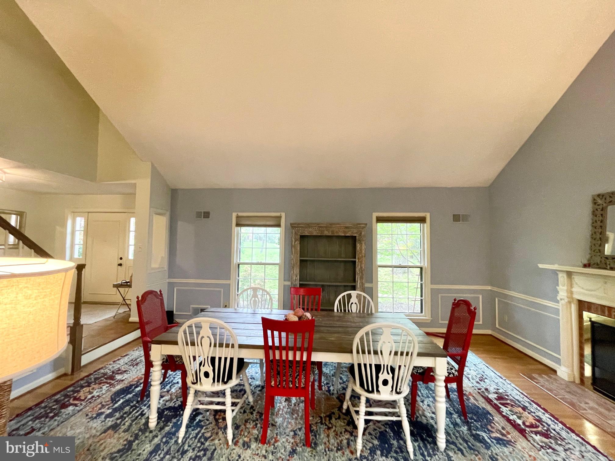 9509 Grover Road Gaithersburg, MD 20877 - Photo 11 of 70 Living Room or Dining Room
