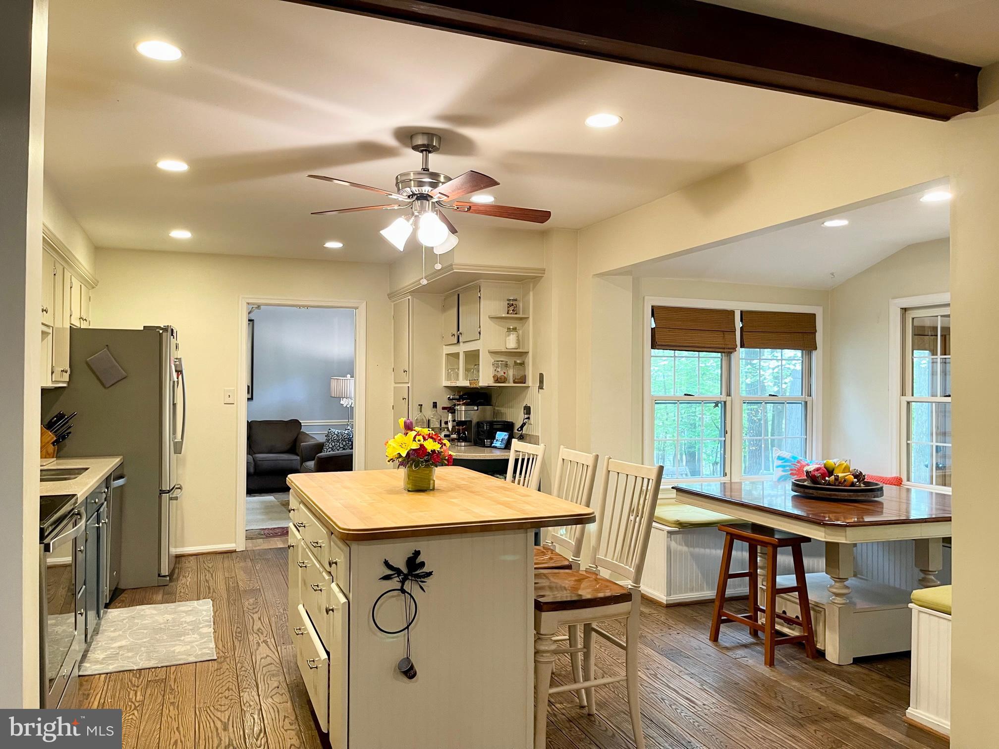 9509 Grover Road Gaithersburg, MD 20877 - Photo 18 of 70 Kitchen with Island