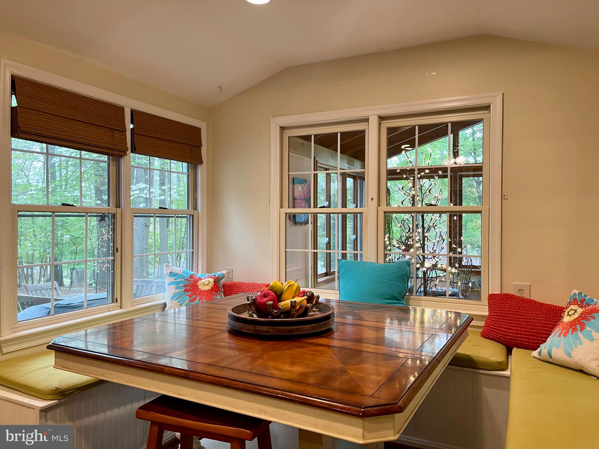 9509 Grover Road Gaithersburg, MD 20877 - Photo 21 of 70 Breakfast Nook