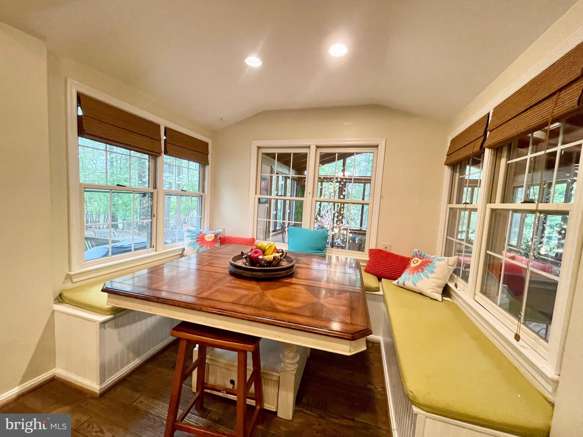 9509 Grover Road Gaithersburg, MD 20877 - Photo 22 of 70 Breakfast Nook