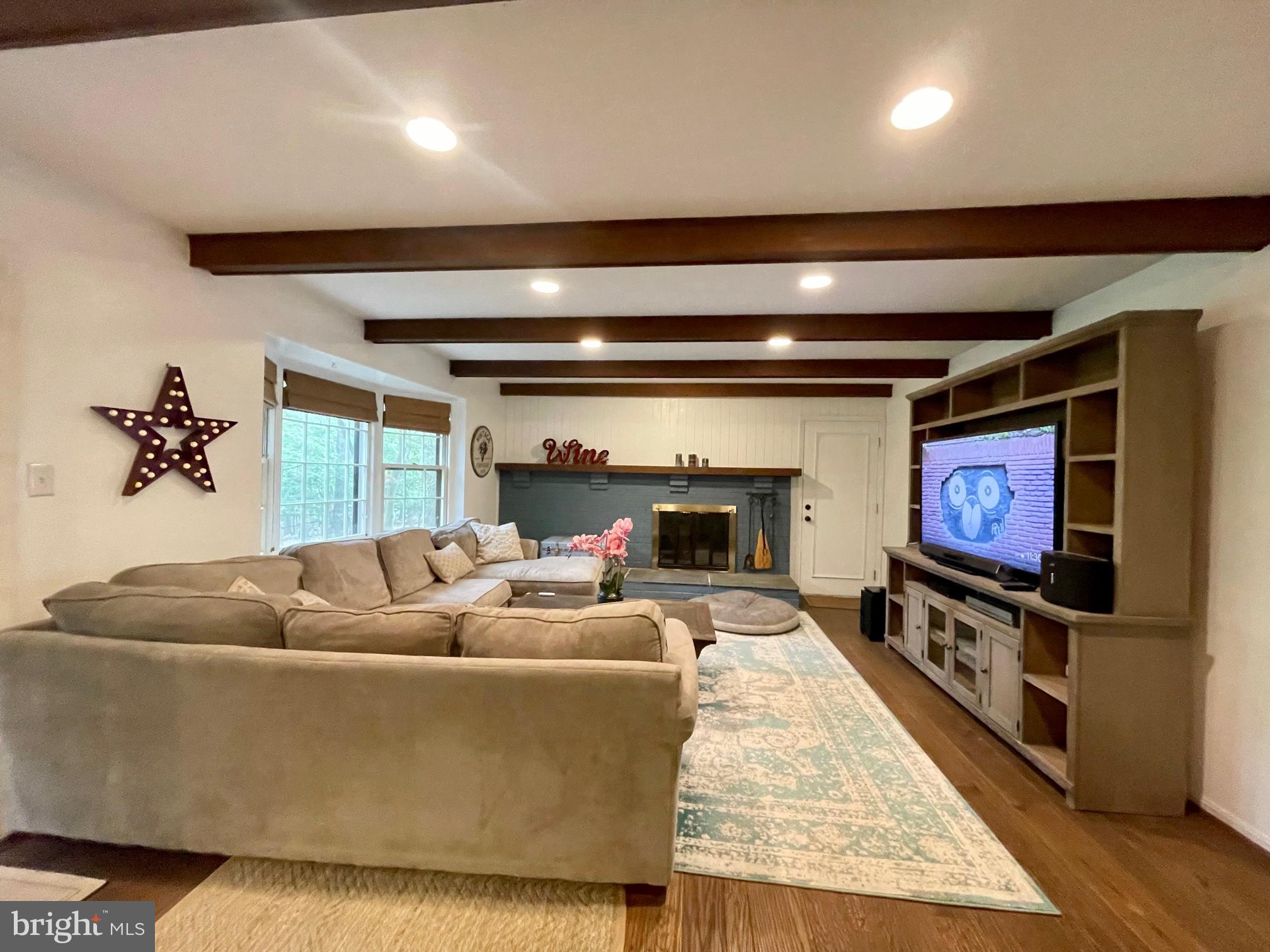 9509 Grover Road Gaithersburg, MD 20877 - Photo 25 of 70 Family Room