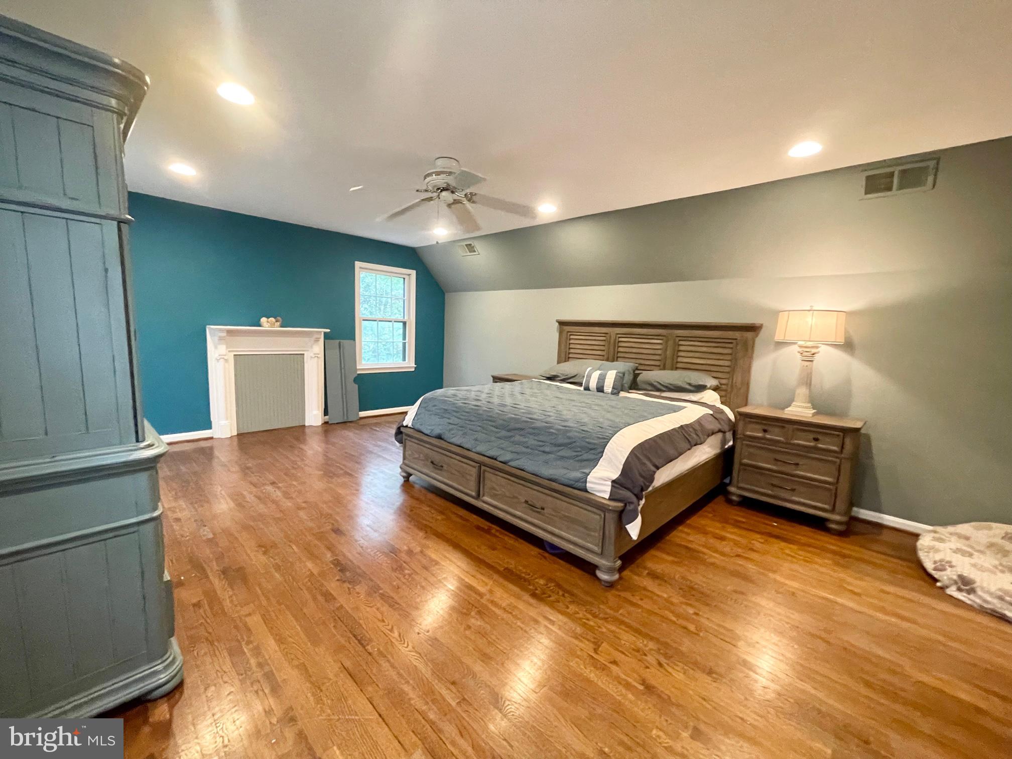 9509 Grover Road Gaithersburg, MD 20877 - Photo 38 of 70 Master Suite