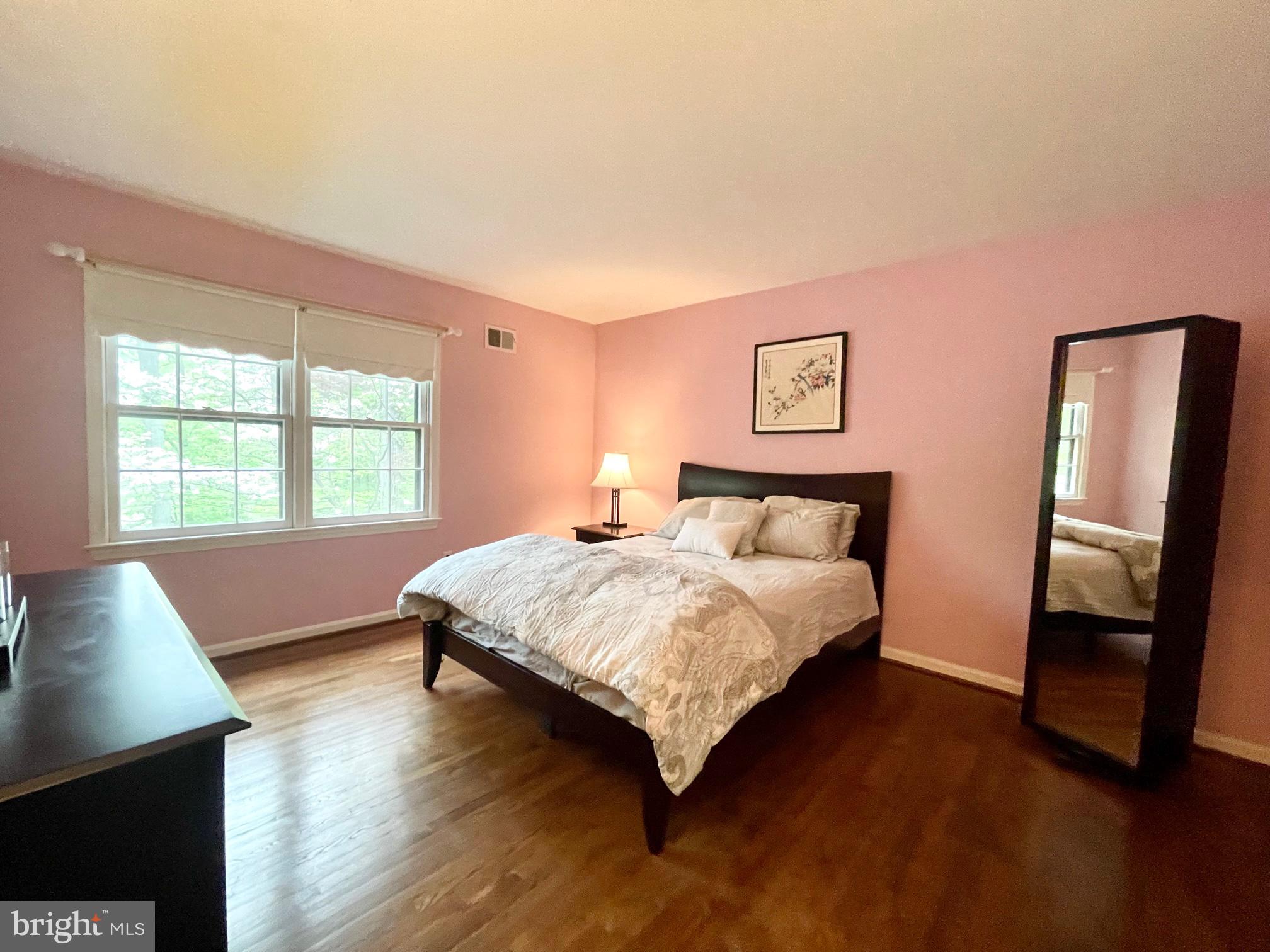 9509 Grover Road Gaithersburg, MD 20877 - Photo 44 of 70 Bedroom 3