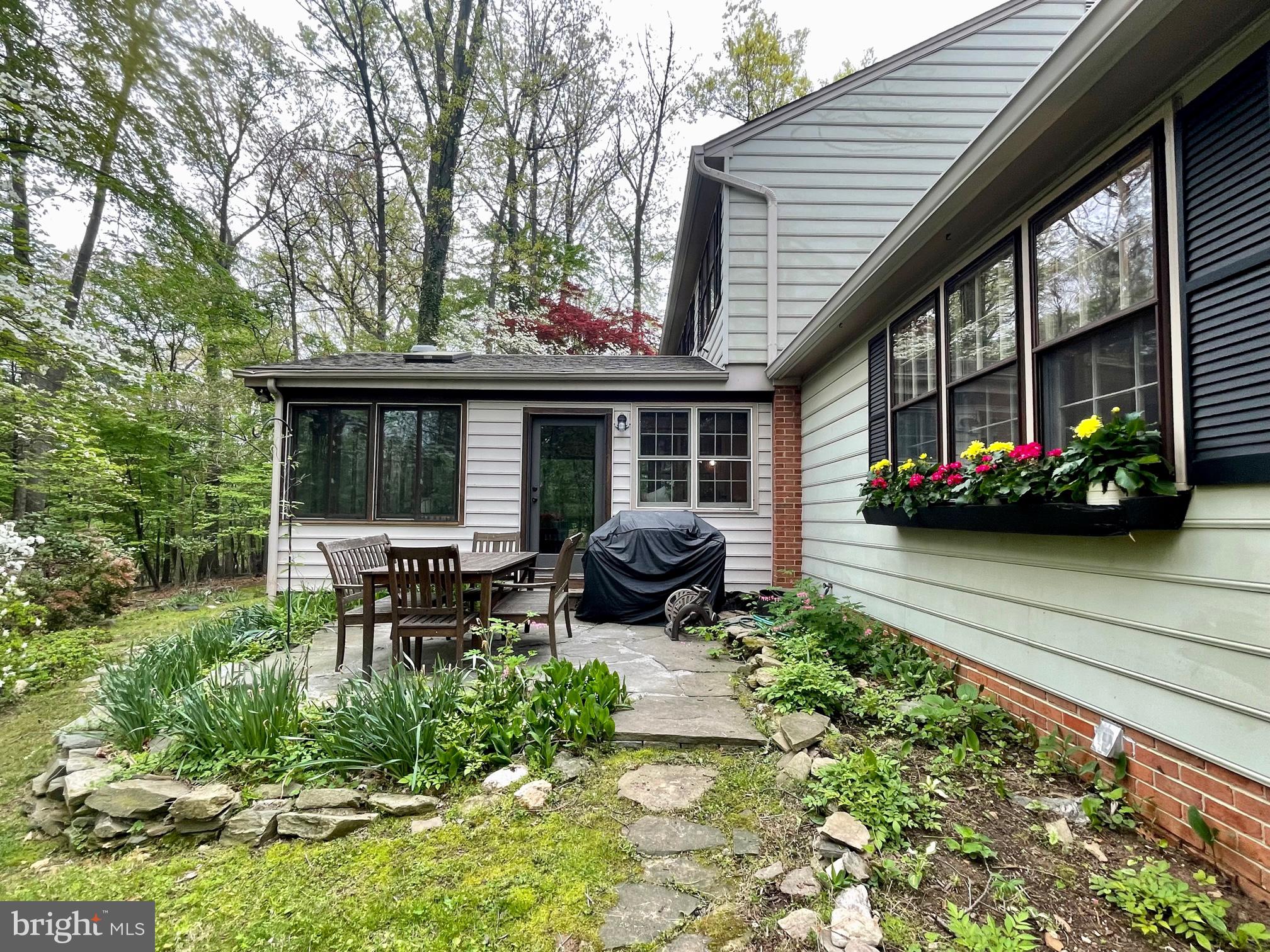 9509 Grover Road Gaithersburg, MD 20877 - Photo 56 of 70 Outdoor Dining Area