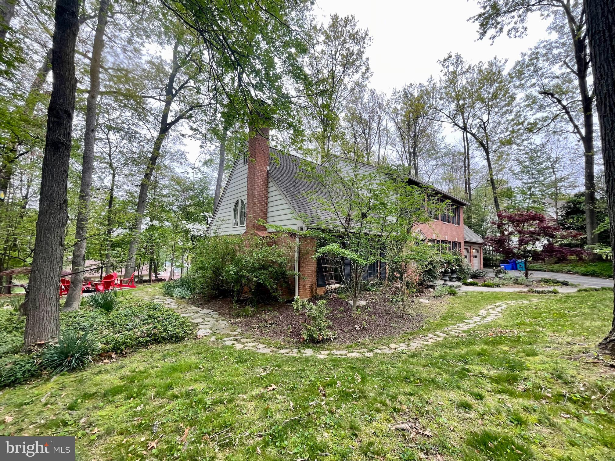 9509 Grover Road Gaithersburg, MD 20877 - Photo 60 of 70 Side Yard