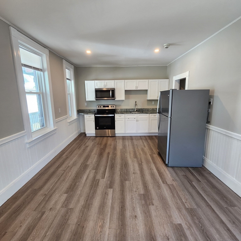 76.5 Maple Street, Unit L Northampton, MA 01062 - Photo 2 of 15
