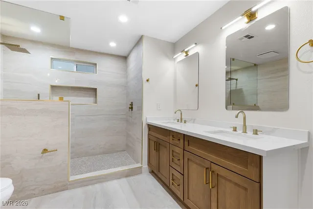 $1,095,000 | 271 East Middleton Drive, Henderson, NV 89015