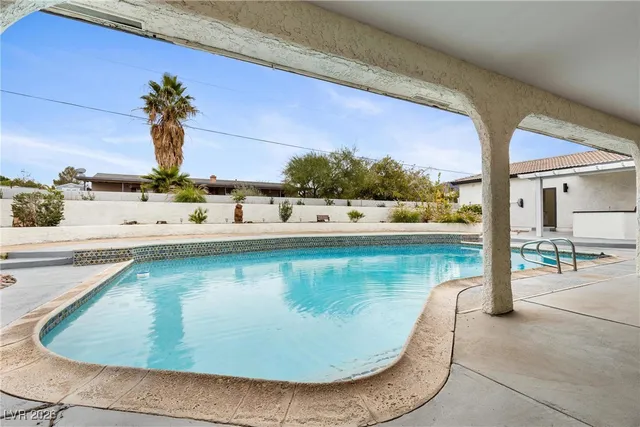 $1,095,000 | 271 East Middleton Drive, Henderson, NV 89015