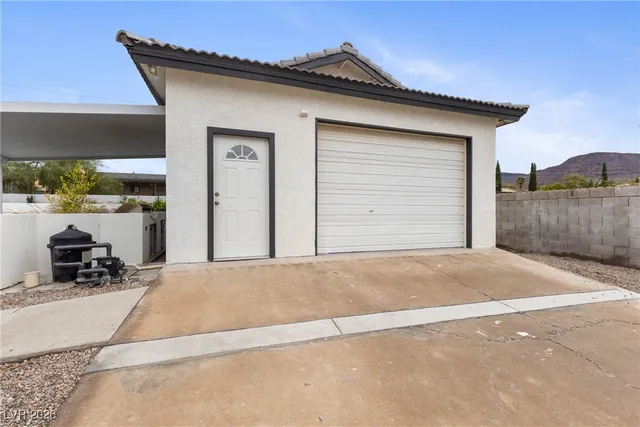 $1,095,000 | 271 East Middleton Drive, Henderson, NV 89015