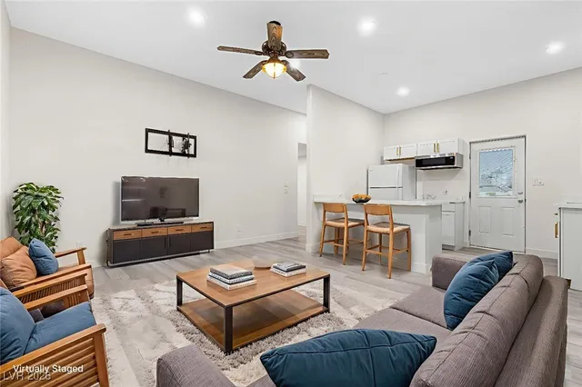 $1,095,000 | 271 East Middleton Drive, Henderson, NV 89015