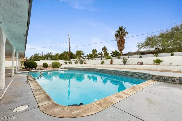 $1,049,000 | 271 East Middleton Drive, Henderson, NV 89015