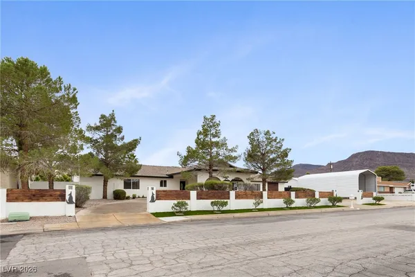 $1,049,000 | 271 East Middleton Drive, Henderson, NV 89015