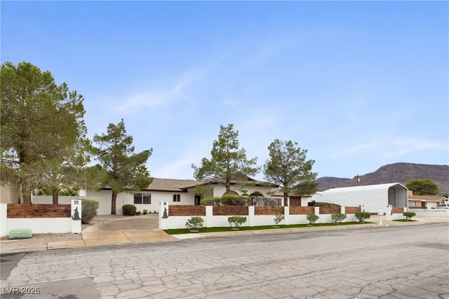 $1,095,000 | 271 East Middleton Drive, Henderson, NV 89015