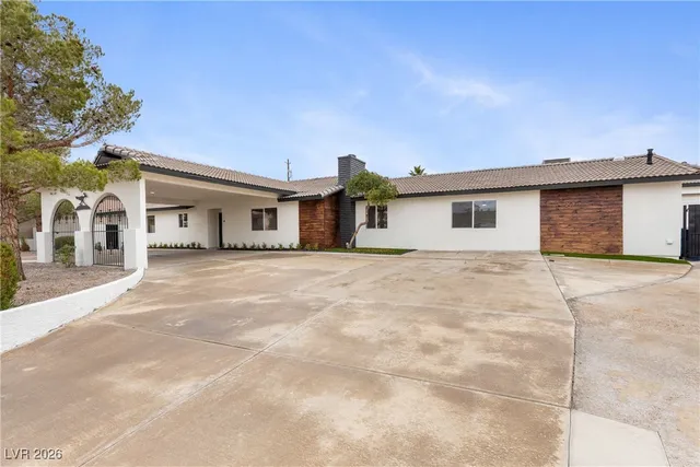 $1,095,000 | 271 East Middleton Drive, Henderson, NV 89015