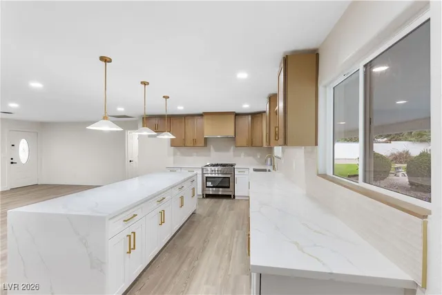 $1,095,000 | 271 East Middleton Drive, Henderson, NV 89015