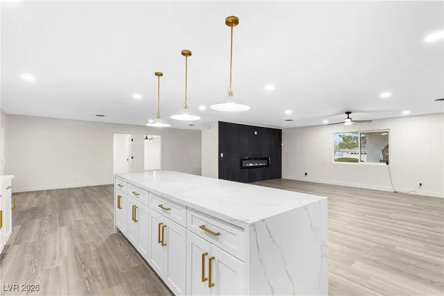 $1,095,000 | 271 East Middleton Drive, Henderson, NV 89015