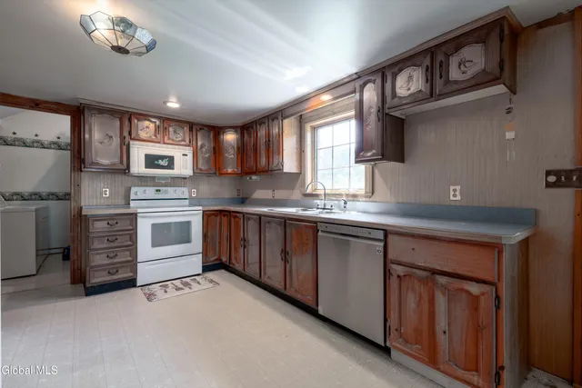 $159,900 | 40 Dean Road, Hudson Falls, NY 12839