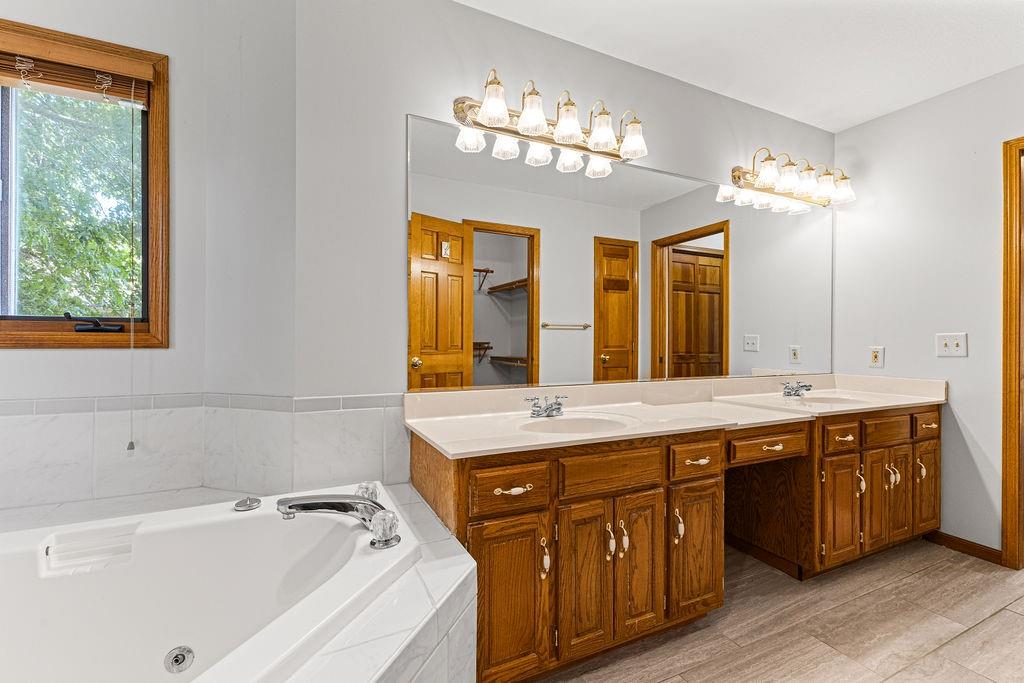 403 North Leonard Road St. Joseph, MO 64506 - Photo 26 of 63