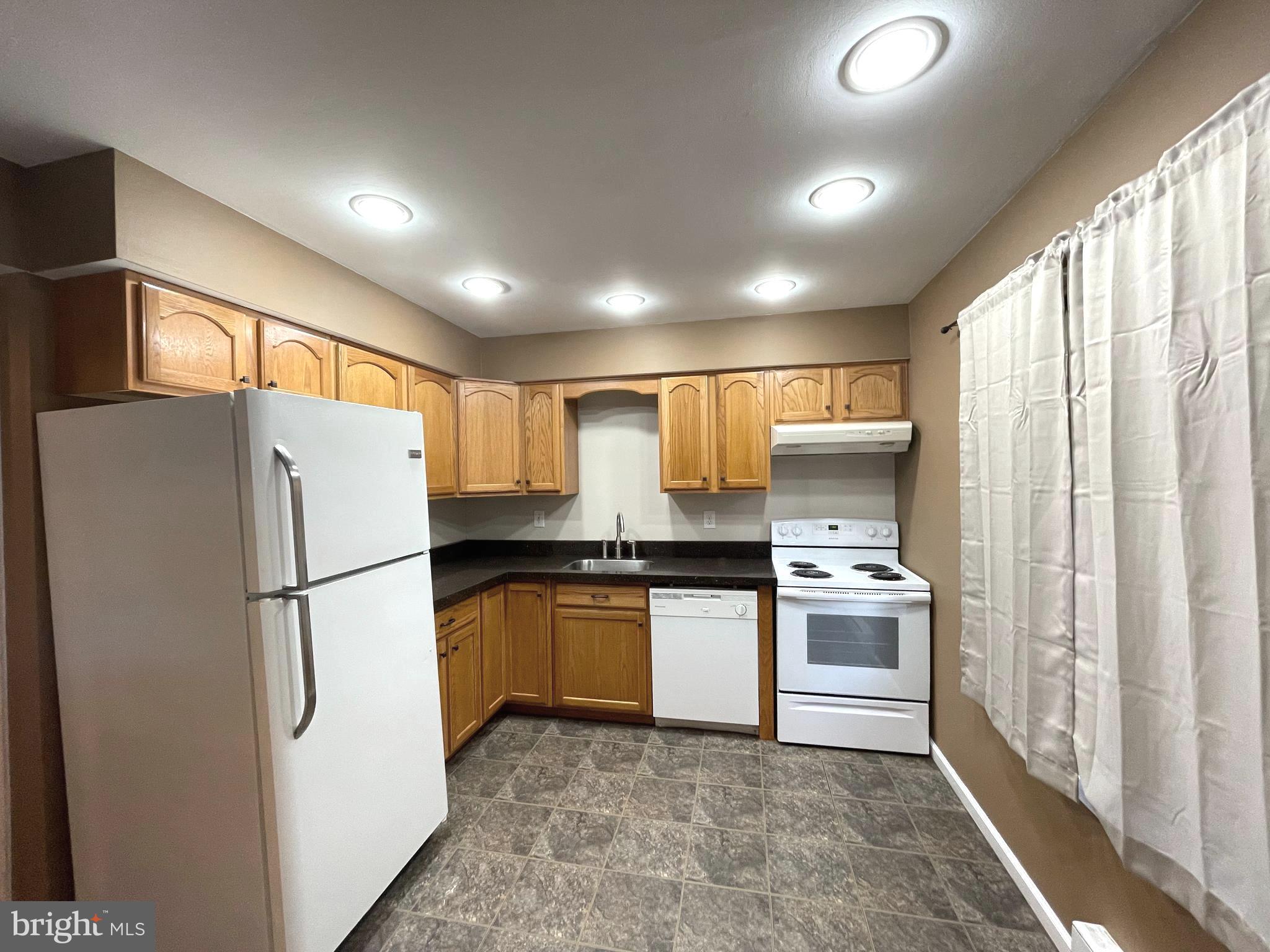 24 Dover Court Clementon, NJ 08021 - Photo 11 of 14