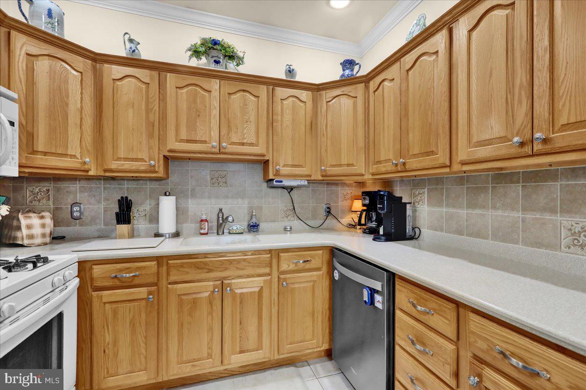 202 Columbia Avenue Reading, PA 19605 - Photo 11 of 18