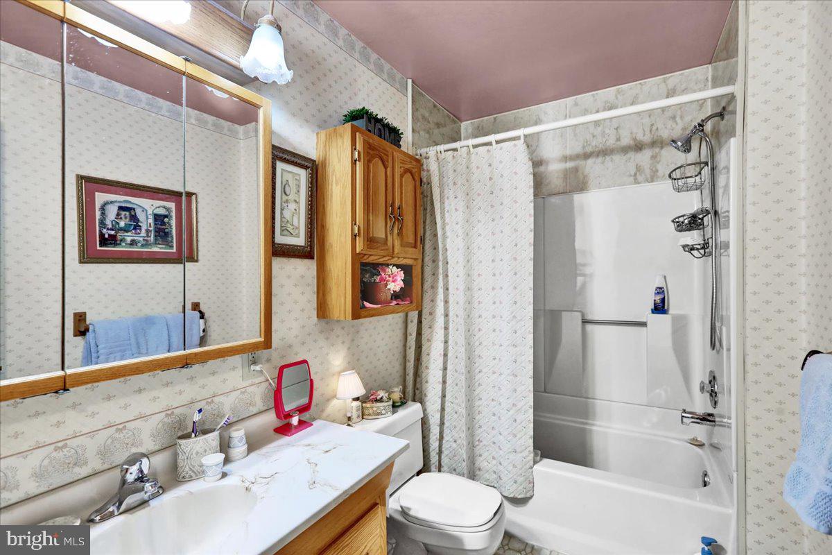 202 Columbia Avenue Reading, PA 19605 - Photo 14 of 18