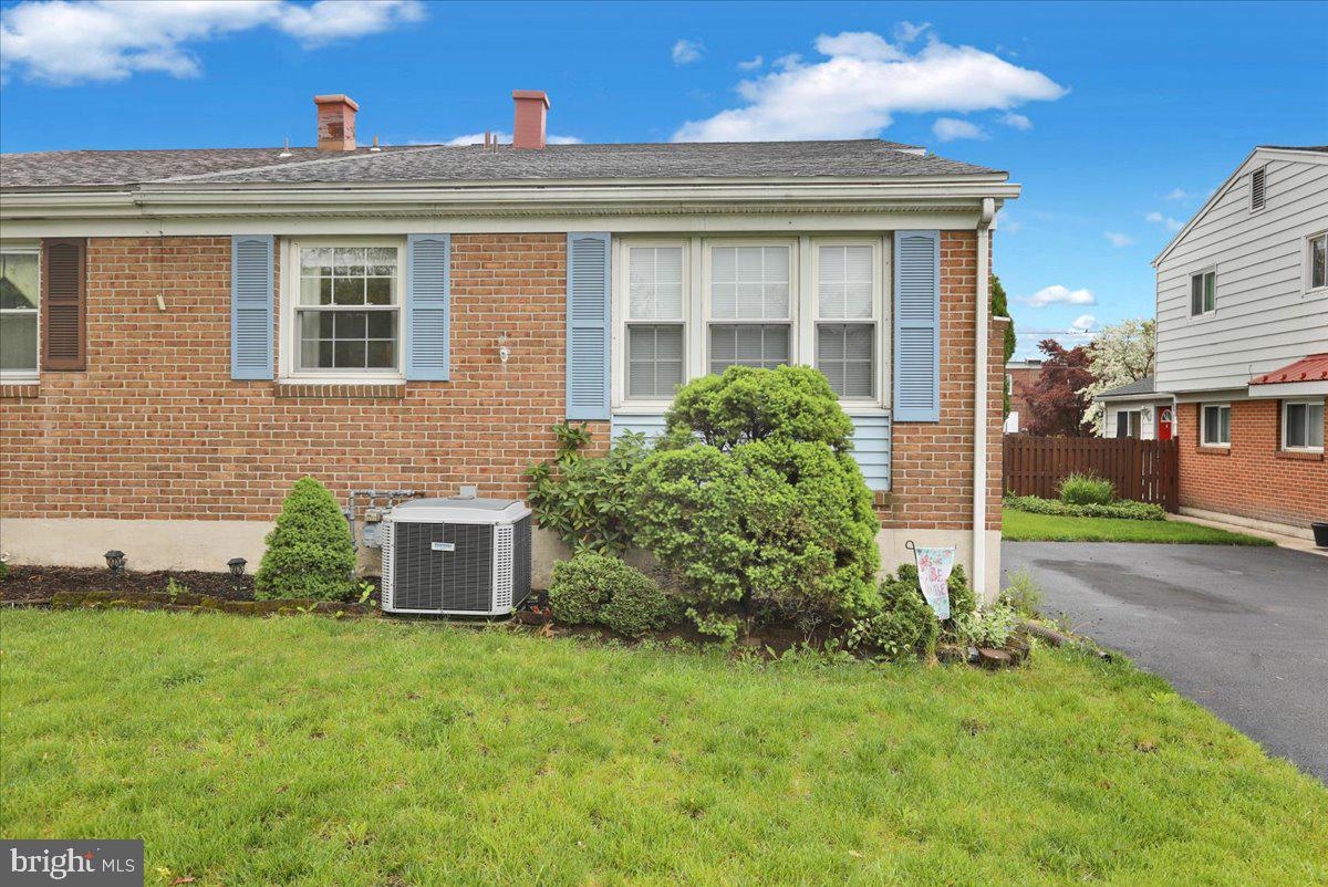 202 Columbia Avenue Reading, PA 19605 - Photo 3 of 18