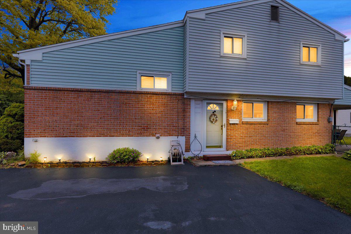 202 Columbia Avenue Reading, PA 19605 - Photo 4 of 18