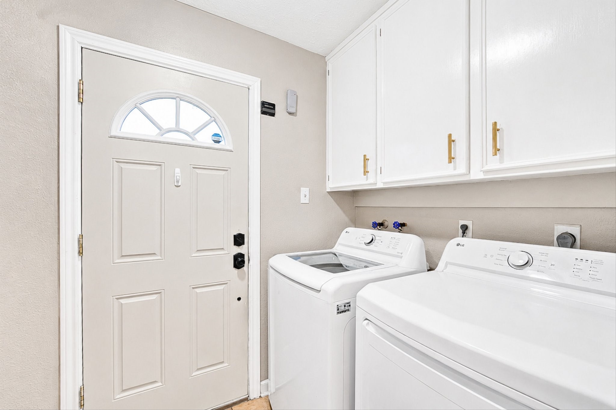 1907 Round Spring Drive Houston, TX 77339 - Photo 19 of 39 Gallery Image 19