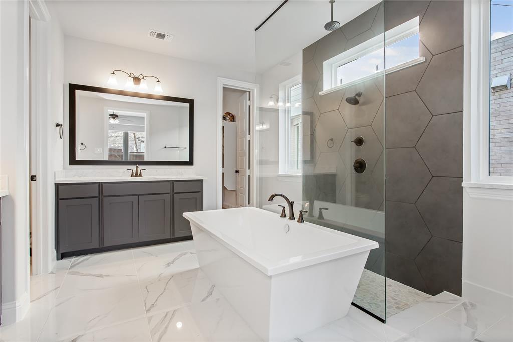 805 Veranda View McKinney, TX 75069 - Photo 22 of 40 a bathroom with a sink a toilet and mirror