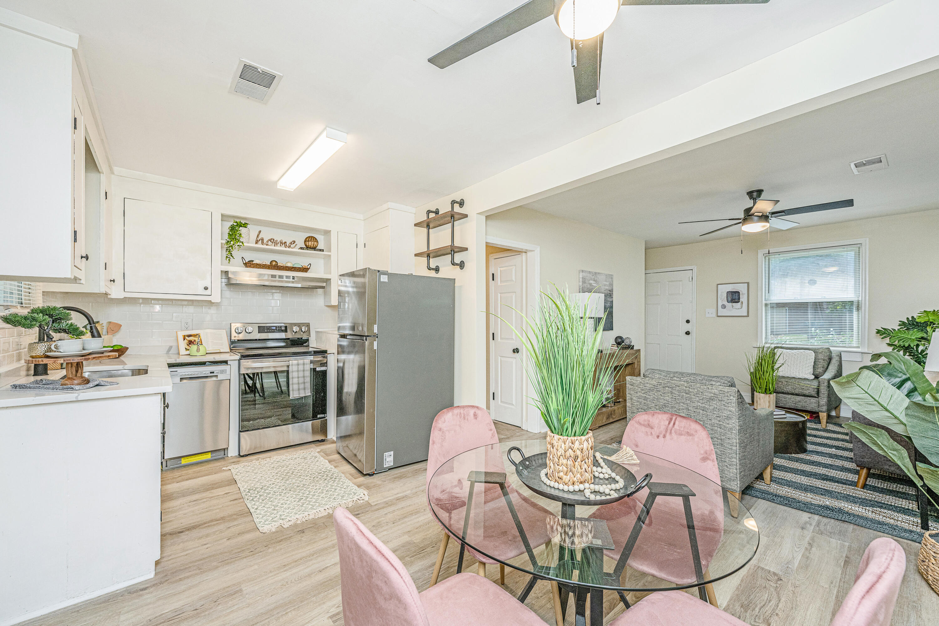 5056 Rockingham Street North Charleston, SC 29406 - Photo 10 of 33 5056RockinghamSt010