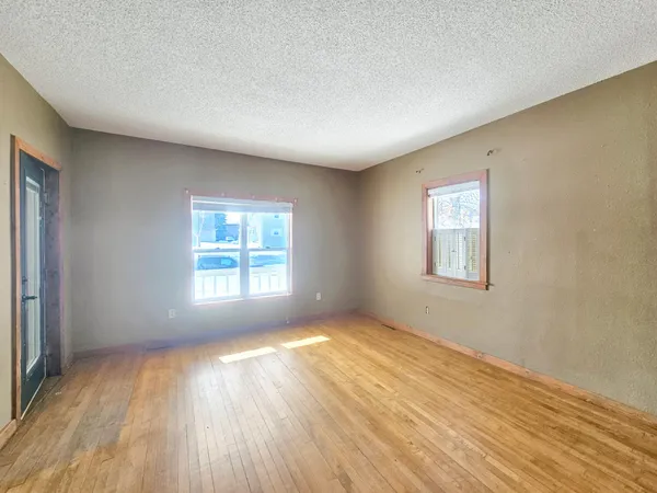 $105,000 | 221 West Park Avenue, Warren, MN 56762