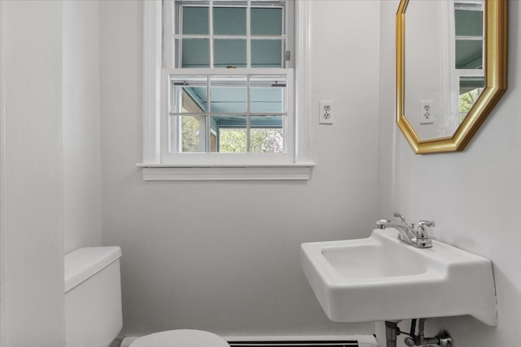 15 Lee Road Medfield, MA 02052 - Photo 14 of 42 Gallery Image 14