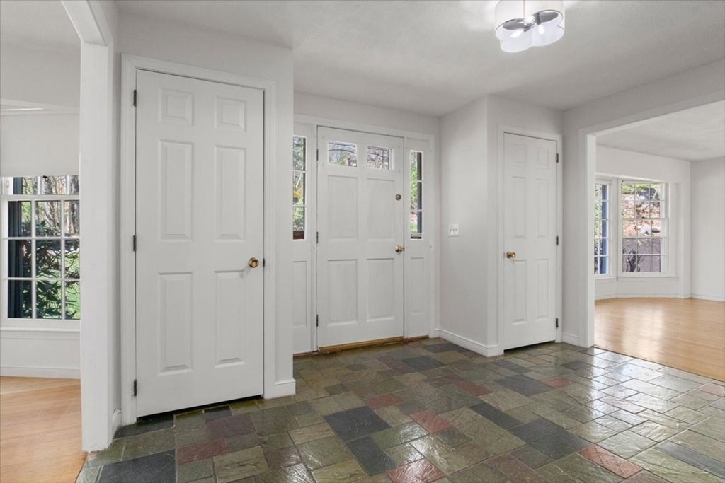 15 Lee Road Medfield, MA 02052 - Photo 4 of 42 Gallery Image 4