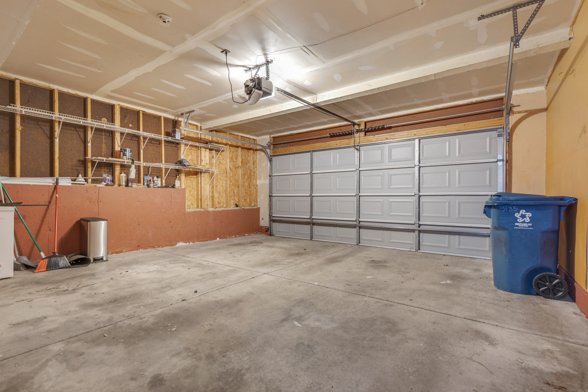 3185 Ketch Court Aurora, IL 60503 - Photo 23 of 25 a view of a garage