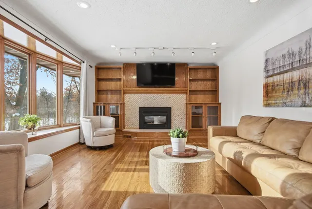 $530,000 | 2455 Taylor Avenue, St. Paul, MN 55110