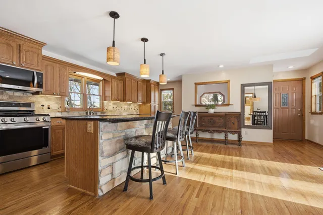 $530,000 | 2455 Taylor Avenue, St. Paul, MN 55110