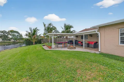 $575,000 | 9291 Northwest 11th Court, Pembroke Pines, FL 33024