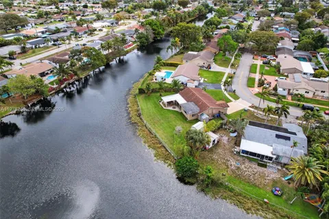 $575,000 | 9291 Northwest 11th Court, Pembroke Pines, FL 33024